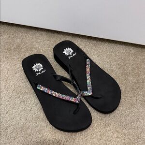 EUC. Size 8.5 Yellow Box Flip Flops